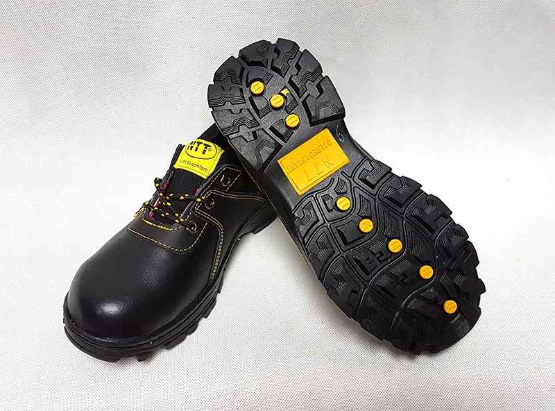 giày bảo hộ ntt D01